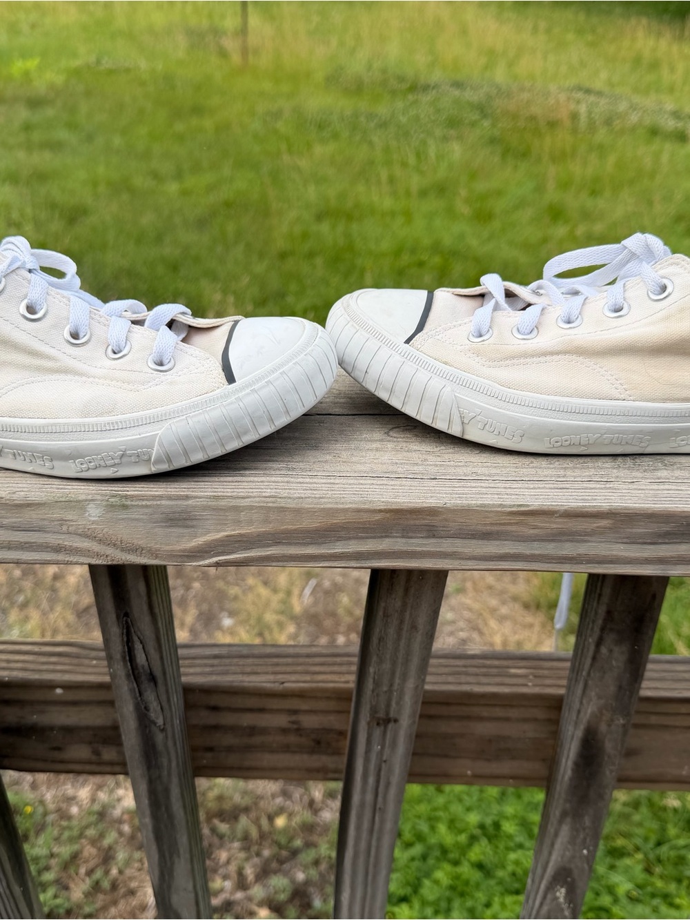 Vintage Keds × Looney Tunes Tweety Sylvester Sneakers | Size 8 | Display Only